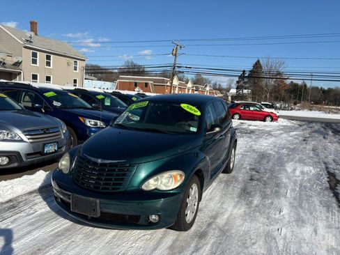 Used 2009 Chrysler PT Cruiser Touring image 2