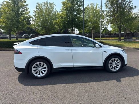 Used 2019 Tesla Model X Long Range AWD/4WD image 8