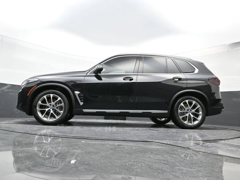 Used 2025 BMW X5 xDrive50e w/ Climate Comfort Package image 27