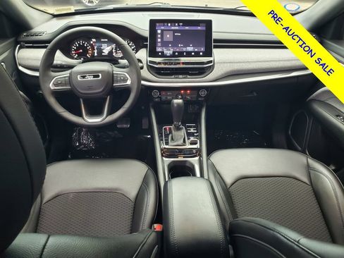 Used 2023 Jeep Compass Latitude AWD/4WD image 9