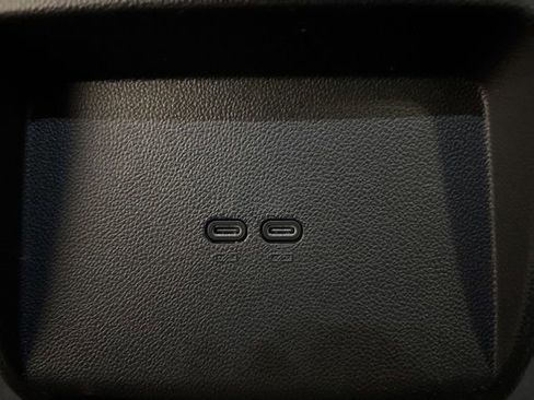 Used 2026 Chevrolet Equinox EV LT FWD image 28