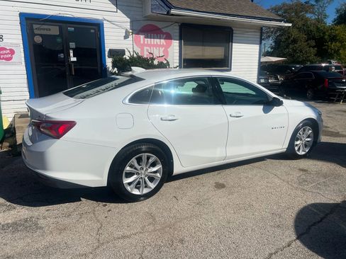 Used 2022 Chevrolet Malibu LT FWD image 5