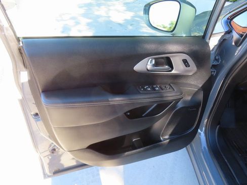 Used 2022 Chrysler Pacifica Limited w/ S Appearance Package image 33