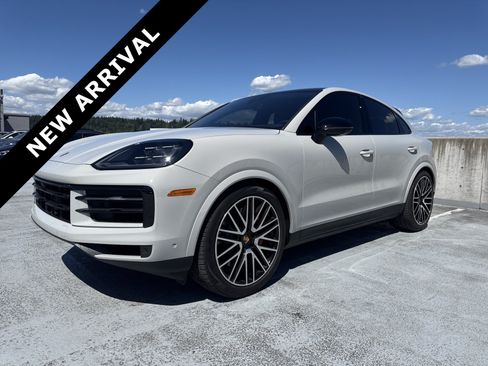 Used 2024 Porsche Cayenne S AWD/4WD image 1