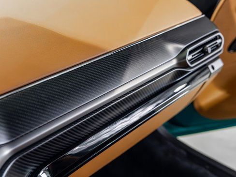 Used 2025 Aston Martin V8 Vantage Coupe RWD image 45