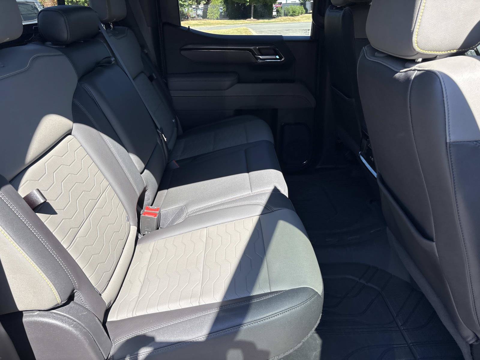 Used 2022 Chevrolet Silverado 1500 ZR2 w/ Technology Package AWD/4WD image 34