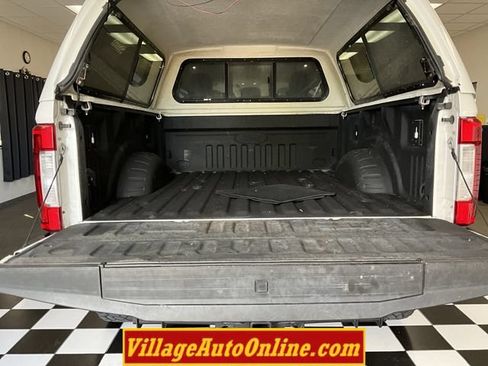 Used 2017 Ford F250 Lariat w/ Lariat Ultimate Package AWD/4WD image 31