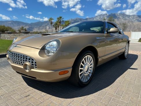 Used 2005 Ford Thunderbird Deluxe RWD image 24