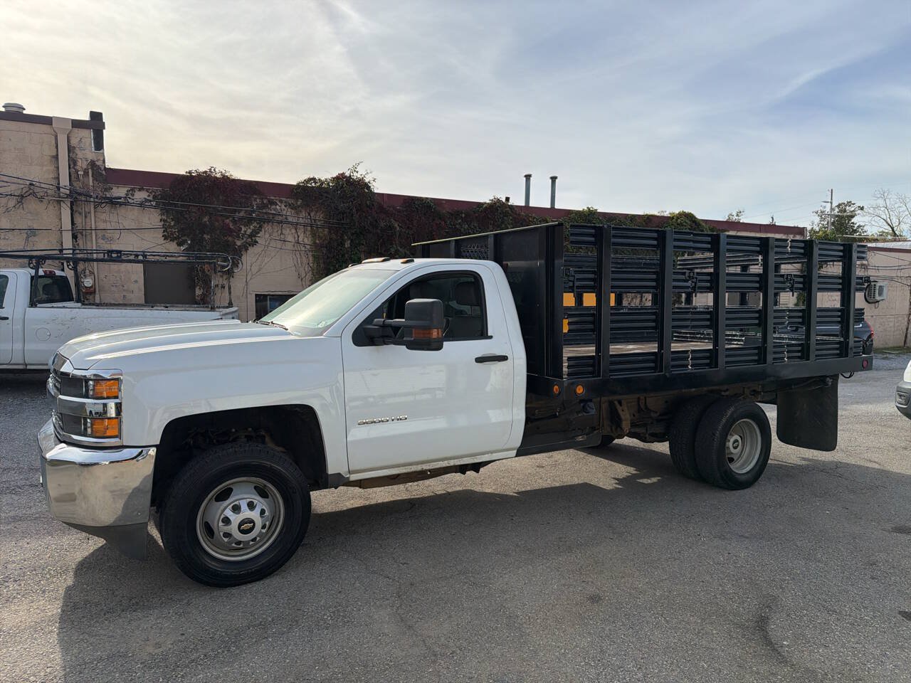Used 2017 Chevrolet Silverado 3500 W/T w/ WT Convenience Package AWD/4WD image 4