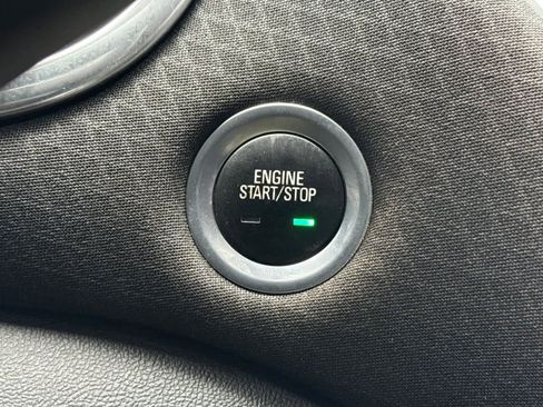 Used 2019 Chevrolet Malibu LT image 21