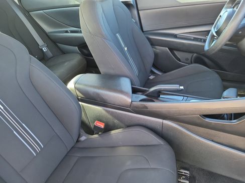 Used 2024 Hyundai Elantra SEL image 13