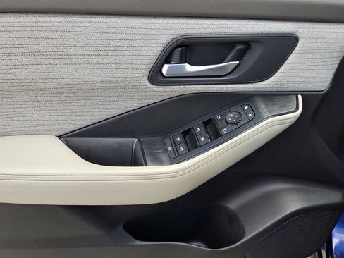 Used 2021 Nissan Rogue SV image 30