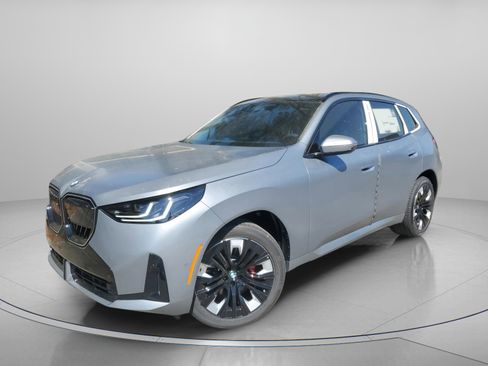Used 2025 BMW X3 xDrive30i w/ Premium Package image 2