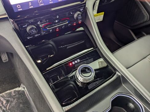 New 2025 Jeep Grand Cherokee Limited image 3