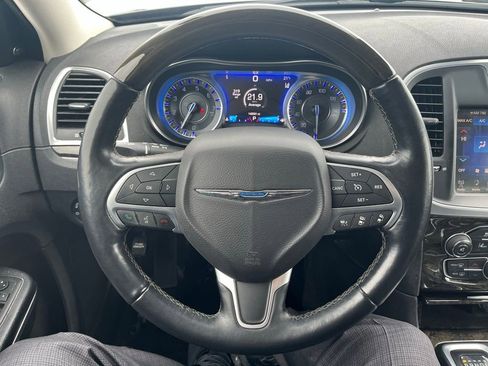 Used 2015 Chrysler 300 C w/ Light Group image 16