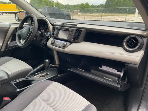 Used 2013 Toyota RAV4 XLE FWD image 21