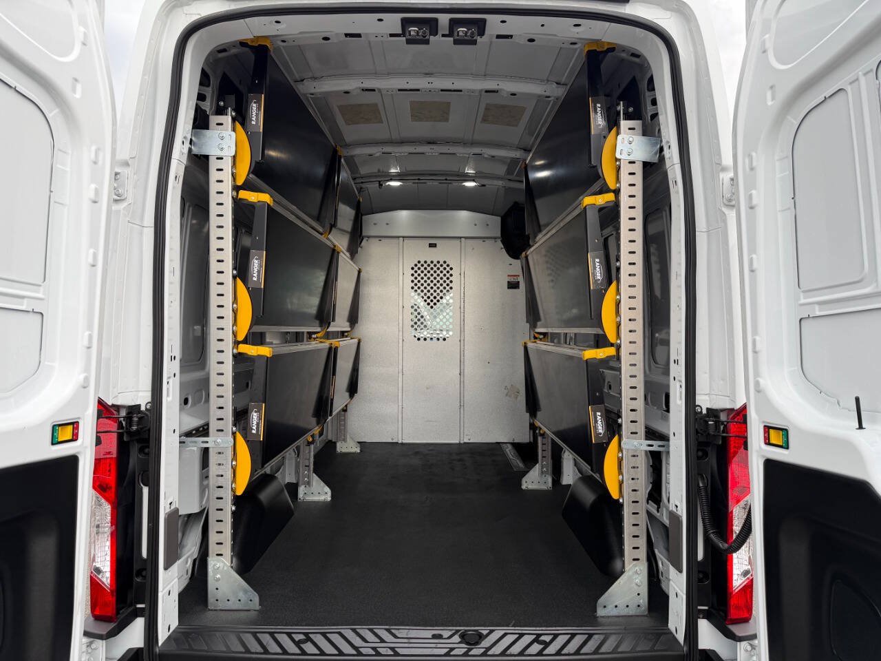 Used 2023 Ford Transit 250 148 High Roof RWD image 29