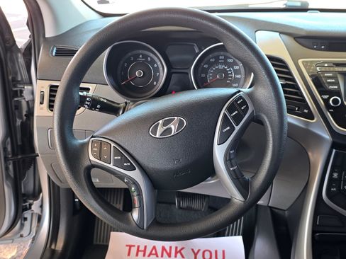 Used 2016 Hyundai Elantra SE w/ Option Group 02 FWD image 16