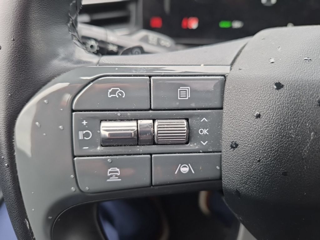 Used 2024 Kia EV9 Land AWD/4WD image 16