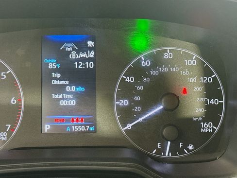 Used 2024 Toyota Corolla SE w/ Convenience Package FWD image 16