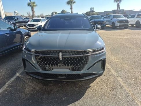 Used 2025 Lincoln Nautilus Reserve image 8