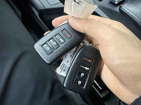 Used 2013 Lexus ES 350 image 17