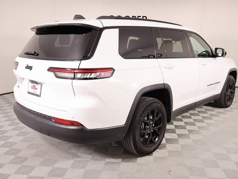 Used 2024 Jeep Grand Cherokee L Laredo image 21