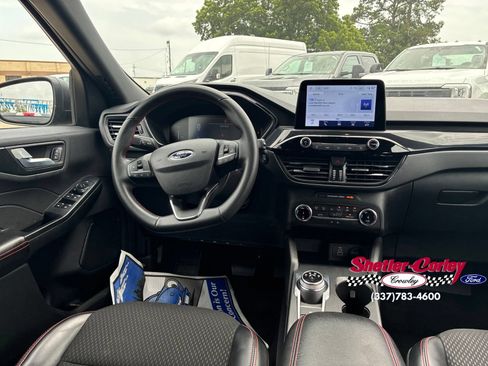 Used 2025 Ford Escape ST-Line FWD image 17