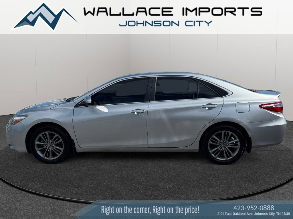 Used 2017 Toyota Camry SE FWD image 1