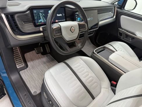 Used 2023 Rivian R1T Launch Edition image 9