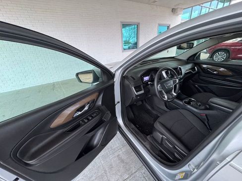 Used 2020 GMC Terrain SLE image 11