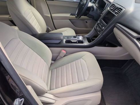 Used 2020 Ford Fusion SE FWD image 29