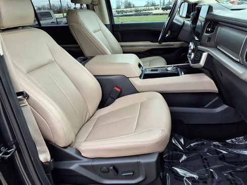 Certified 2022 Ford Expedition XLT image 29