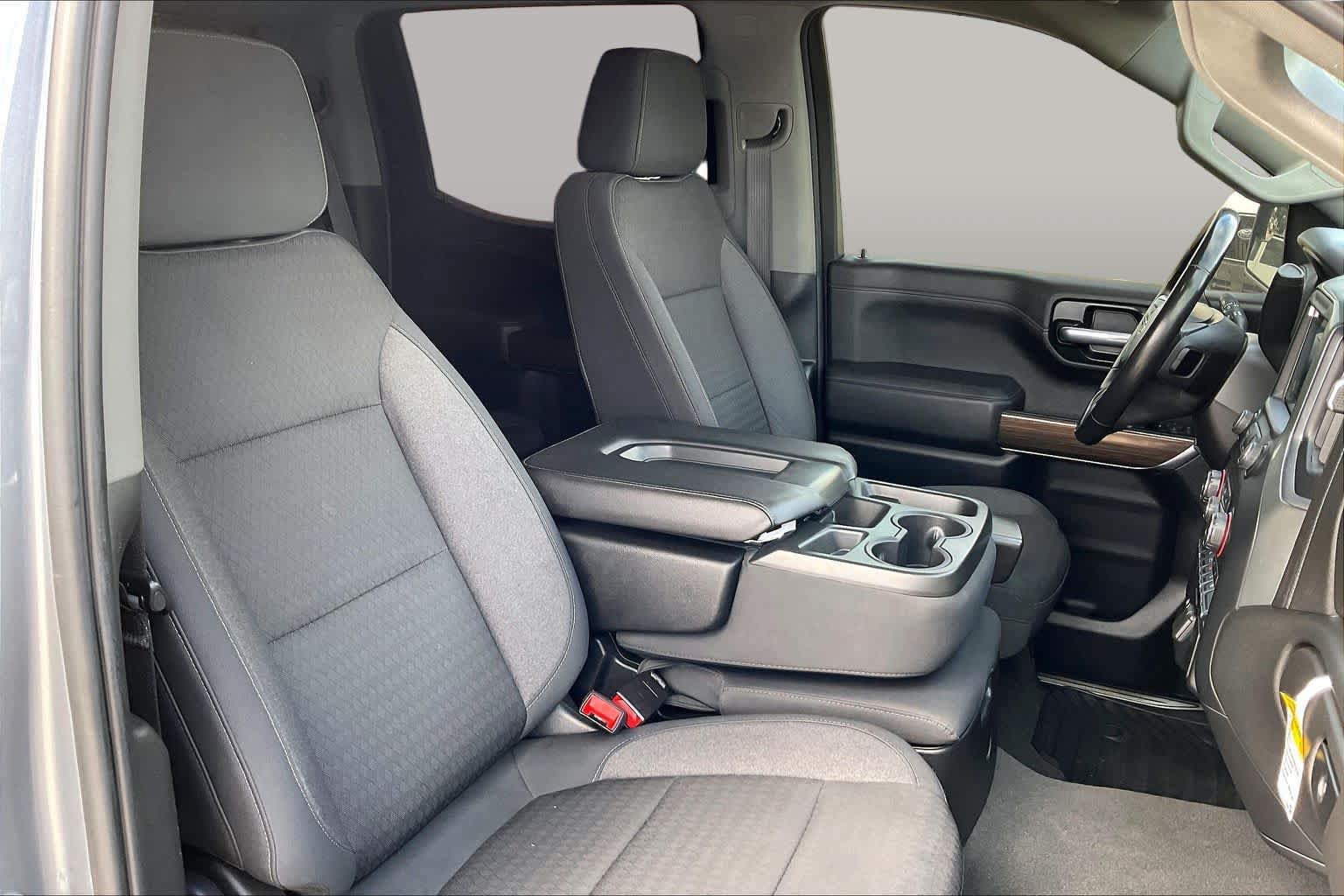 Used 2021 Chevrolet Silverado 1500 RST w/ LPO, Dark Essentials Package RWD image 9