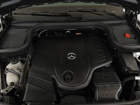 Certified 2025 Mercedes-Benz GLS 450 4MATIC image 18