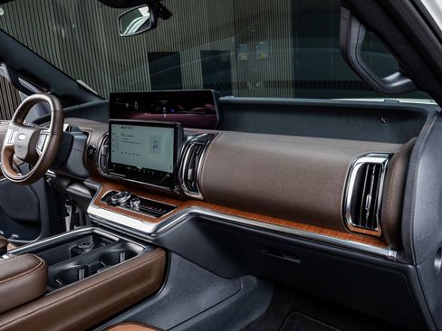 Used 2025 Ford Expedition King Ranch image 18