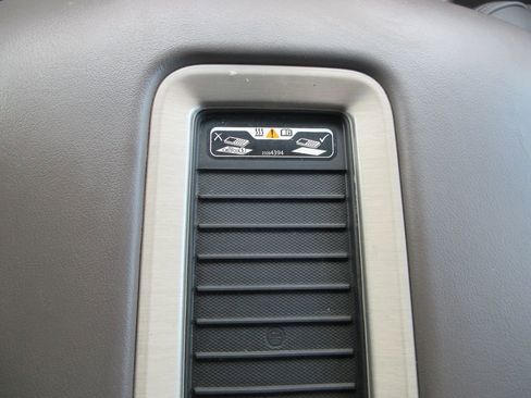 Used 2020 GMC Yukon XL Denali image 32