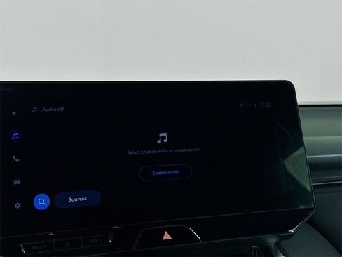 Used 2023 Toyota Venza XLE image 16