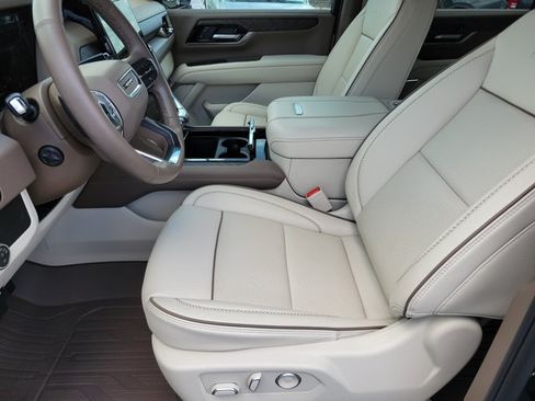 Used 2026 GMC Yukon XL Denali w/ Sun & Power Step Package RWD image 12