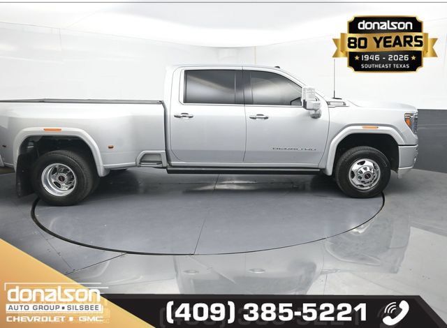 Used 2022 GMC Sierra 3500 Denali w/ Denali Ultimate Package AWD/4WD image 2