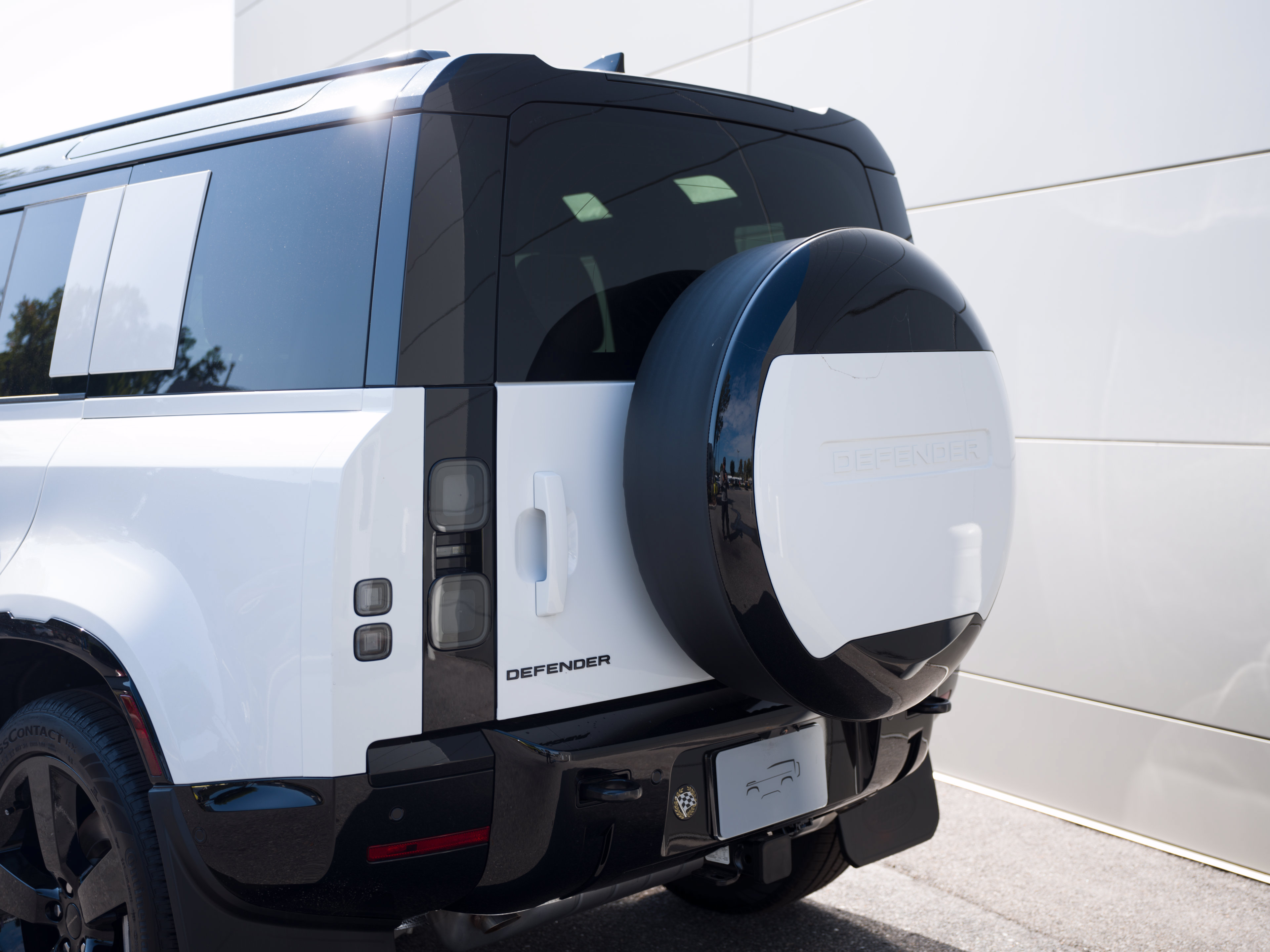 New 2026 Land Rover Defender 110 X-Dynamic SE AWD/4WD image 7