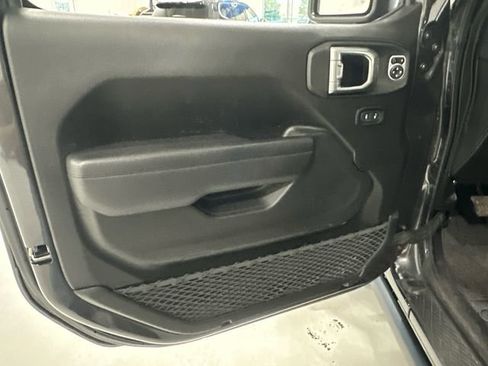 Used 2024 Jeep Wrangler Unlimited Rubicon w/ Dual Top Group AWD/4WD image 27