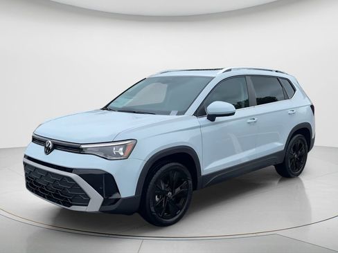 New 2026 Volkswagen Taos SE FWD image 1