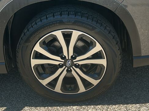 Used 2023 Subaru Forester Limited AWD/4WD image 11