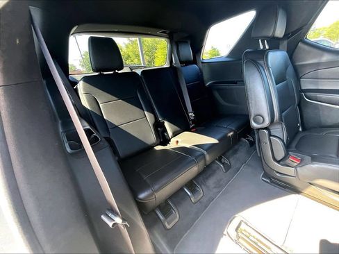 Used 2023 Chevrolet Traverse LT w/ LT Premium Package AWD/4WD image 16