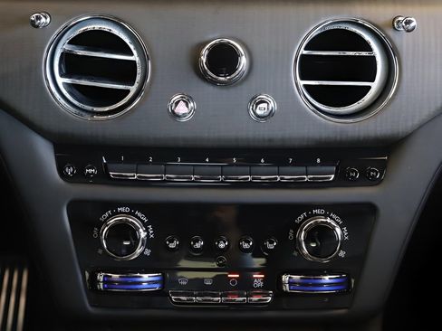 New 2025 Rolls-Royce Spectre image 21