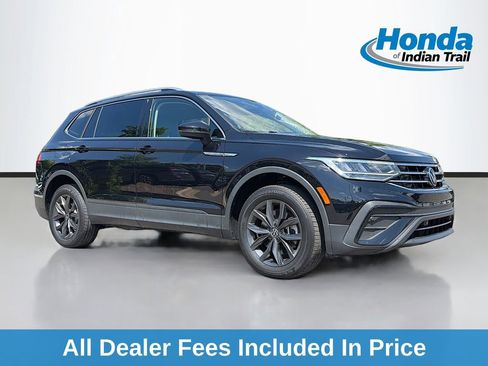 Used 2023 Volkswagen Tiguan SE FWD image 1