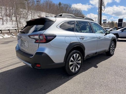 Certified 2025 Subaru Outback Limited AWD/4WD image 8