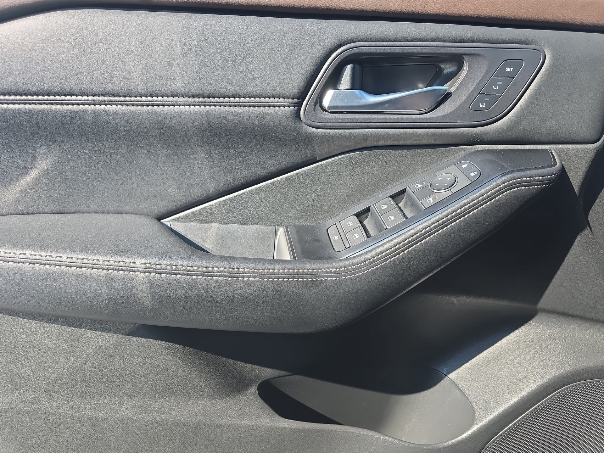Used 2023 Nissan Rogue SL w/ SL Premium Package FWD image 26