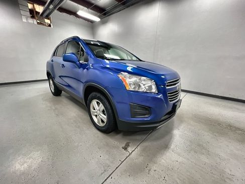 Certified 2015 Chevrolet Trax LT w/ LT Sun and Sound Package AWD/4WD image 2